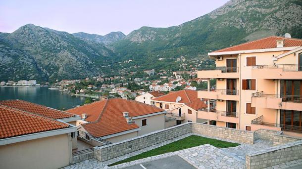 Risan - Apartment in complex with sea and mountain views