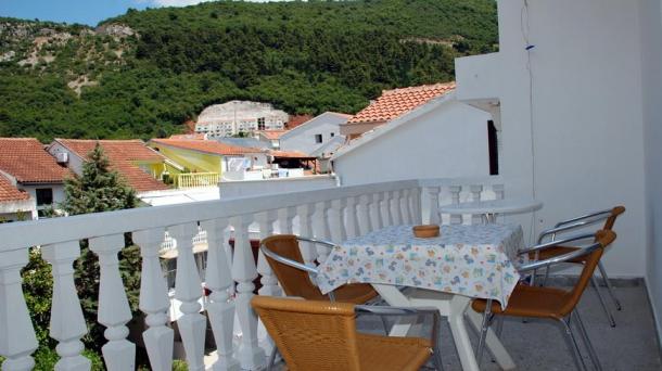 Budva - apartment with two bedrooms and a large terrace